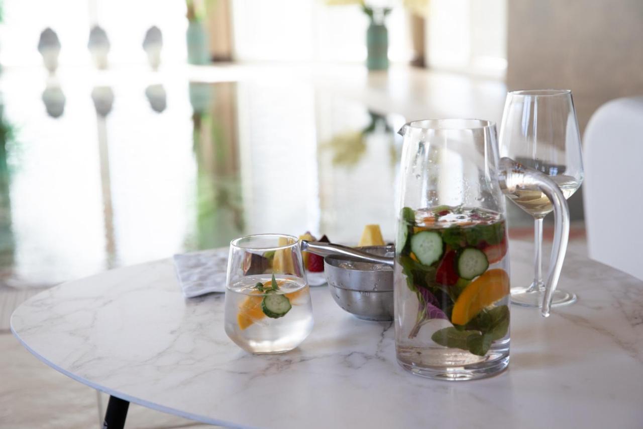 Hotel Villa Pascucci Дуррес Экстерьер фото Infused water