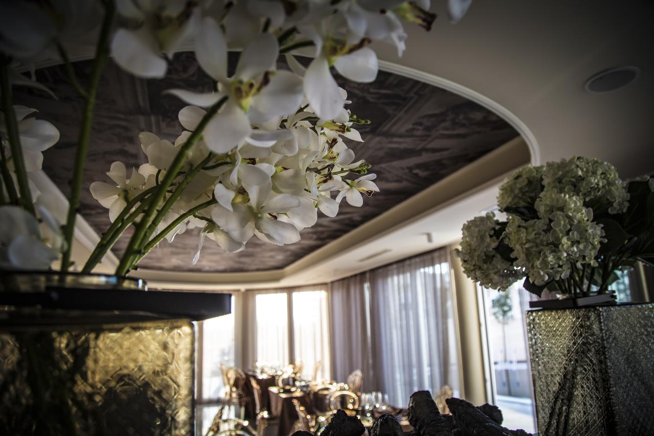 Hotel Villa Pascucci Дуррес Экстерьер фото The interior of the restaurant