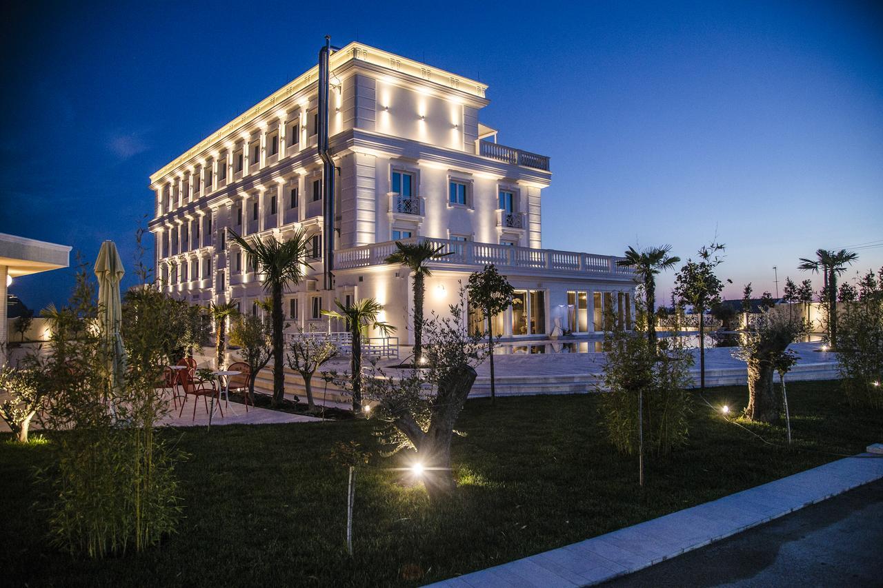 Hotel Villa Pascucci Дуррес Экстерьер фото
