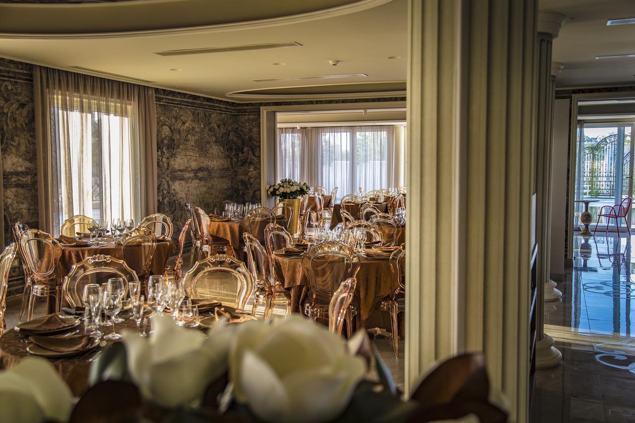 Hotel Villa Pascucci Дуррес Экстерьер фото The interior of the restaurant