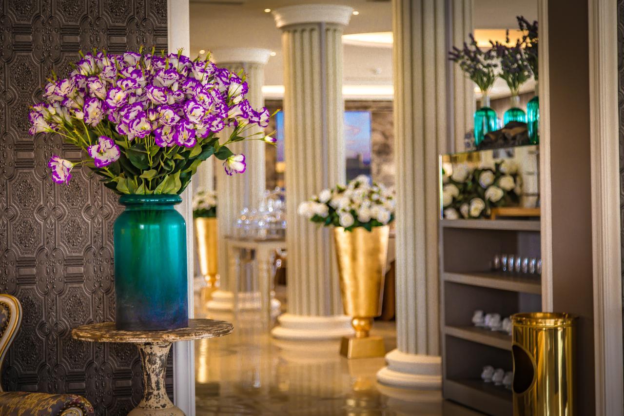 Hotel Villa Pascucci Дуррес Экстерьер фото The lobby of the hotel