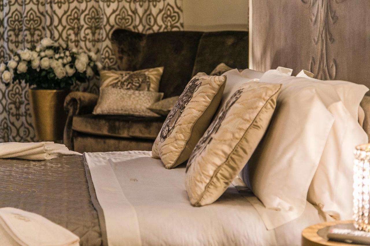 Hotel Villa Pascucci Дуррес Экстерьер фото Silk pillows